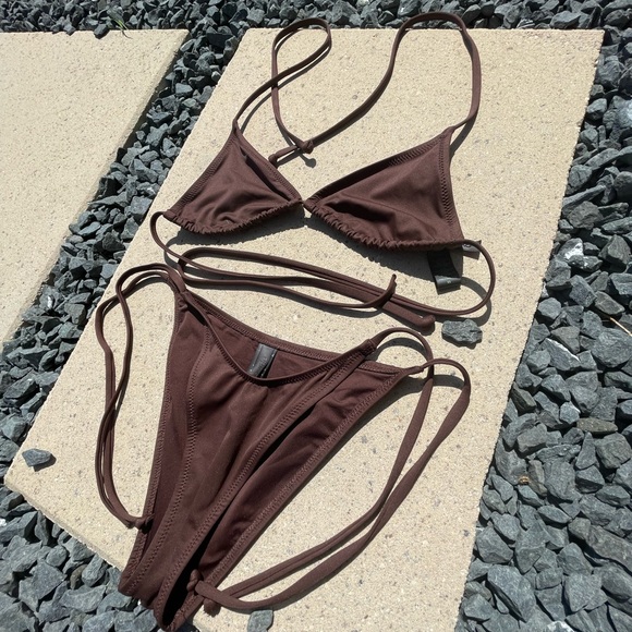 SKIMS Cocoa Bikini Set - Picture 4 of 5